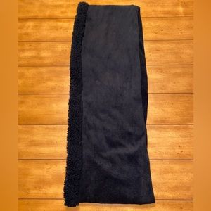Black fleece lined infinity scarf, one size fits most. Super soft & plushy